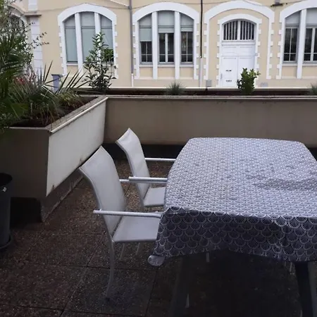 Apartment T2 Parking Prive Proche Centre Et Gare *